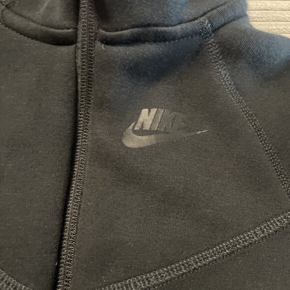 Nike Sportswear Tech Fleece Extended Kids Size 4 NWOT - Picture 2 of 9